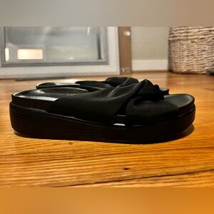 Donald Pliner slide sandal size 8
